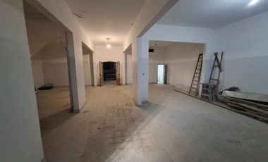 VENTA BLOQUE GALPON + DEPTO 3 AMB A ESTRENAR J C P