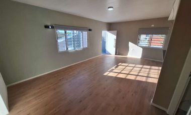 VENTA BLOQUE GALPON + DEPTO 3 AMB A ESTRENAR J C P