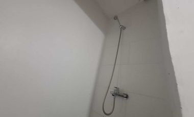 VENTA BLOQUE GALPON + DEPTO 3 AMB A ESTRENAR J C P