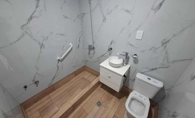 VENTA BLOQUE GALPON + DEPTO 3 AMB A ESTRENAR J C P