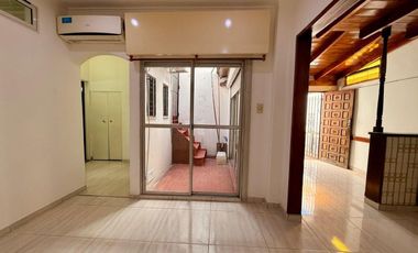 ALQUILER PH 2 AMB A 3 CUADRAS DE AV. 25 DE MAYO.