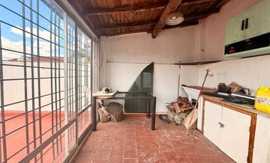 ALQUILER PH 2 AMB A 3 CUADRAS DE AV. 25 DE MAYO.