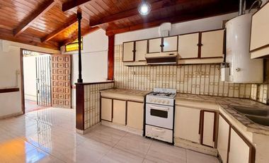 ALQUILER PH 2 AMB A 3 CUADRAS DE AV. 25 DE MAYO.