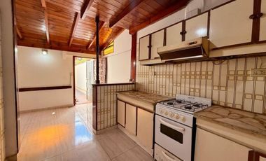 ALQUILER PH 2 AMB A 3 CUADRAS DE AV. 25 DE MAYO.