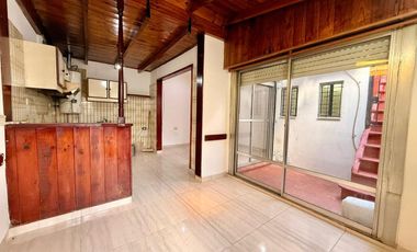 ALQUILER PH 2 AMB A 3 CUADRAS DE AV. 25 DE MAYO.