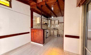 ALQUILER PH 2 AMB A 3 CUADRAS DE AV. 25 DE MAYO.