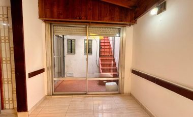 ALQUILER PH 2 AMB A 3 CUADRAS DE AV. 25 DE MAYO.