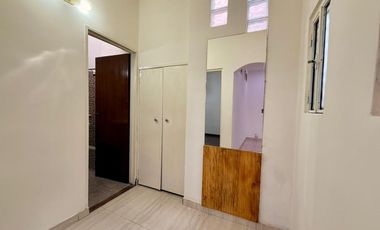 ALQUILER PH 2 AMB A 3 CUADRAS DE AV. 25 DE MAYO.