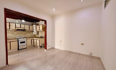 ALQUILER PH 2 AMB A 3 CUADRAS DE AV. 25 DE MAYO.