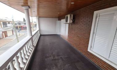 GALPON+DEPTO 3 AMB C/PATIO Y BALCON LANUS ESTE