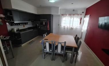 GALPON+DEPTO 3 AMB C/PATIO Y BALCON LANUS ESTE