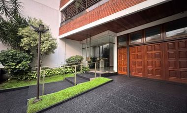 Venta departamento Avellaneda de Categoría Cochera