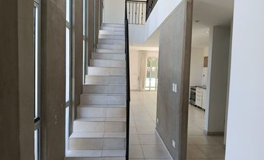 CASA 5 AMB. EN ALQUILER B° ALVEAR DE BENAVIDEZ