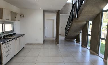 CASA 5 AMB. EN ALQUILER B° ALVEAR DE BENAVIDEZ