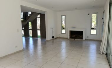 CASA 5 AMB. EN ALQUILER B° ALVEAR DE BENAVIDEZ