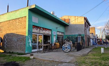 LOCAL EN VENTA EN MONTE GRANDE CON CASA 2AMB