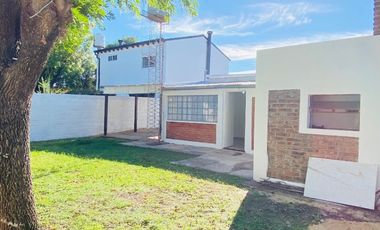 Casa en venta c/ cochera en San José