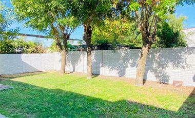 Casa en venta c/ cochera en San José