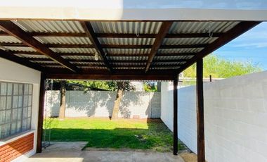Casa en venta c/ cochera en San José
