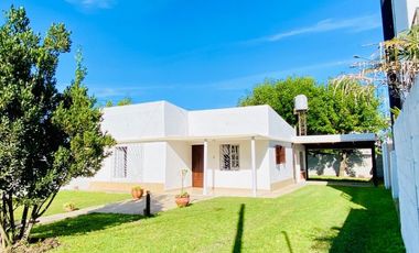 Casa en venta c/ cochera en San José
