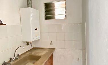 Casa en venta c/ cochera en San José