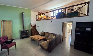 Casa en venta c/ cochera en Sierra de la Ventana