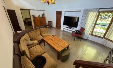 Casa en venta c/ cochera en Sierra de la Ventana