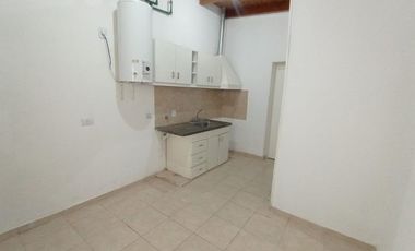 CASA MAS 2 DEPARTAMENTOS. B° PIUQUÉN, RIVADAVIA