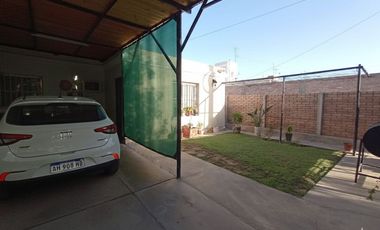 CASA MAS 2 DEPARTAMENTOS. B° PIUQUÉN, RIVADAVIA