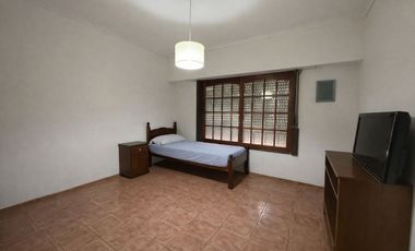 CHALET EN VENTA 4 AMBIENTES LOMAS DE ZAMORA