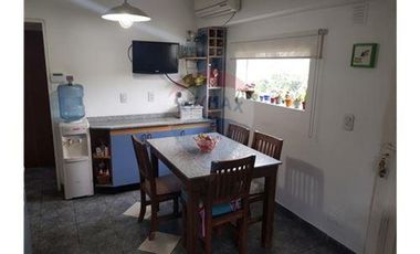 CASA 5 AMBIENTES EN VENTA VILLA ADELINA CON JARDIN