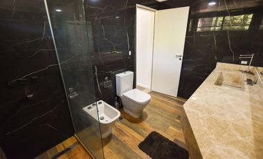 VENTA CASA EN IBARLUCEA CON PILETA COCHERA QUINCHO