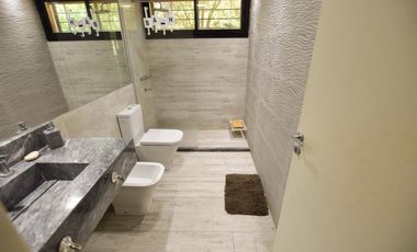 VENTA CASA EN IBARLUCEA CON PILETA COCHERA QUINCHO