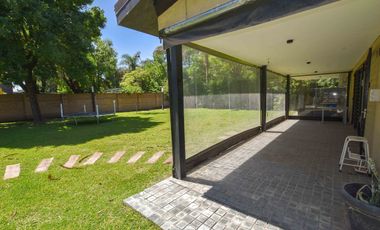 VENTA CASA EN IBARLUCEA CON PILETA COCHERA QUINCHO