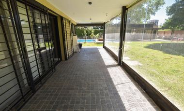 VENTA CASA EN IBARLUCEA CON PILETA COCHERA QUINCHO