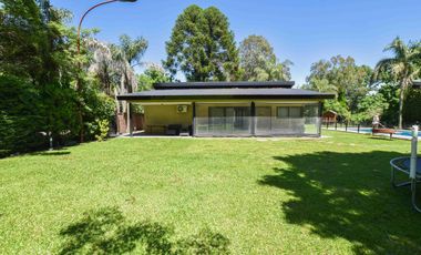 VENTA CASA EN IBARLUCEA CON PILETA COCHERA QUINCHO