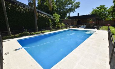 VENTA CASA EN IBARLUCEA CON PILETA COCHERA QUINCHO