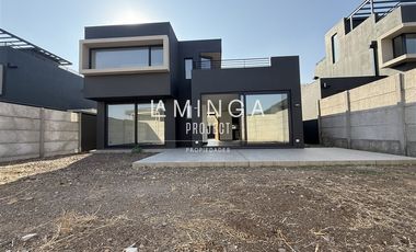 Casa en Arriendo en Piedra Roja