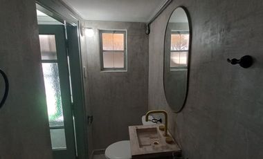 Interno sobre Peatonal, 2 Dorm, 2 baños y patio