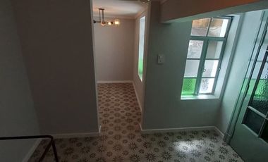 Interno sobre Peatonal, 2 Dorm, 2 baños y patio