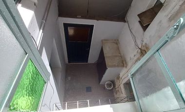 Interno sobre Peatonal, 2 Dorm, 2 baños y patio