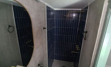 Interno sobre Peatonal, 2 Dorm, 2 baños y patio