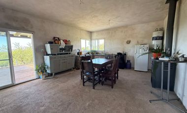 VENTA CASA 2 DORM CON PILETA LA GRANJA TERRENO 1HA