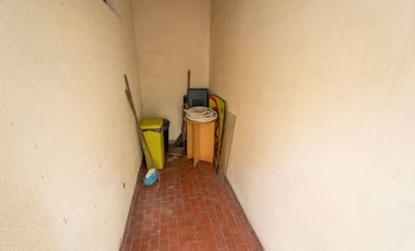 CASA DE ESTILO MEDITERRANEO CON QUINCHO Y COCHERA