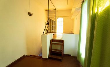 CASA DE ESTILO MEDITERRANEO CON QUINCHO Y COCHERA