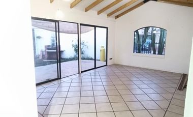 ARRIENDO CASA CERCANA A SCUOLA AMPLIA