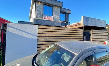 SE VENDE CASA EN SECTOR LA PEÑA 2 COSTANERA, CORONEL