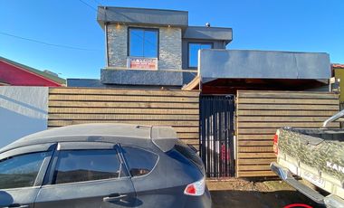 SE VENDE CASA EN SECTOR LA PEÑA 2 COSTANERA, CORONEL