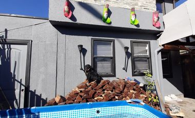 SE VENDE CASA EN SECTOR LA PEÑA 2 COSTANERA, CORONEL