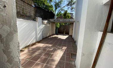 VENTA CASA CON GRAN TERRENO BARRIO LAS LILAS PROVIDENCIA